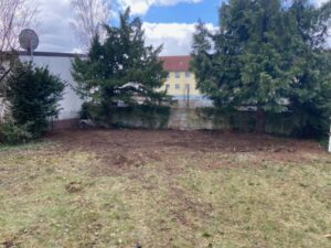 Gartenarbeiten Nachher Gartenarbeiten in Bamberg und Umgebung: Rasen mähen, Hecken schneiden, Beetpflege, uvm. Profisvorort.de Tel.: 09748 872733